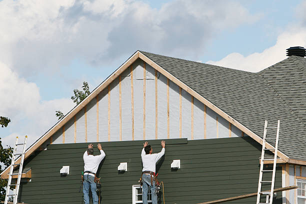 Professional Siding Replacement technician working in East Petersburg, PA